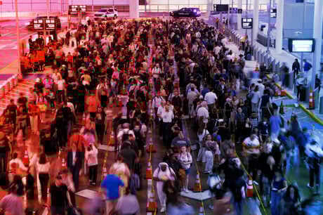 Az amerikai repülés: a reptéri rémálom hétköznapjai