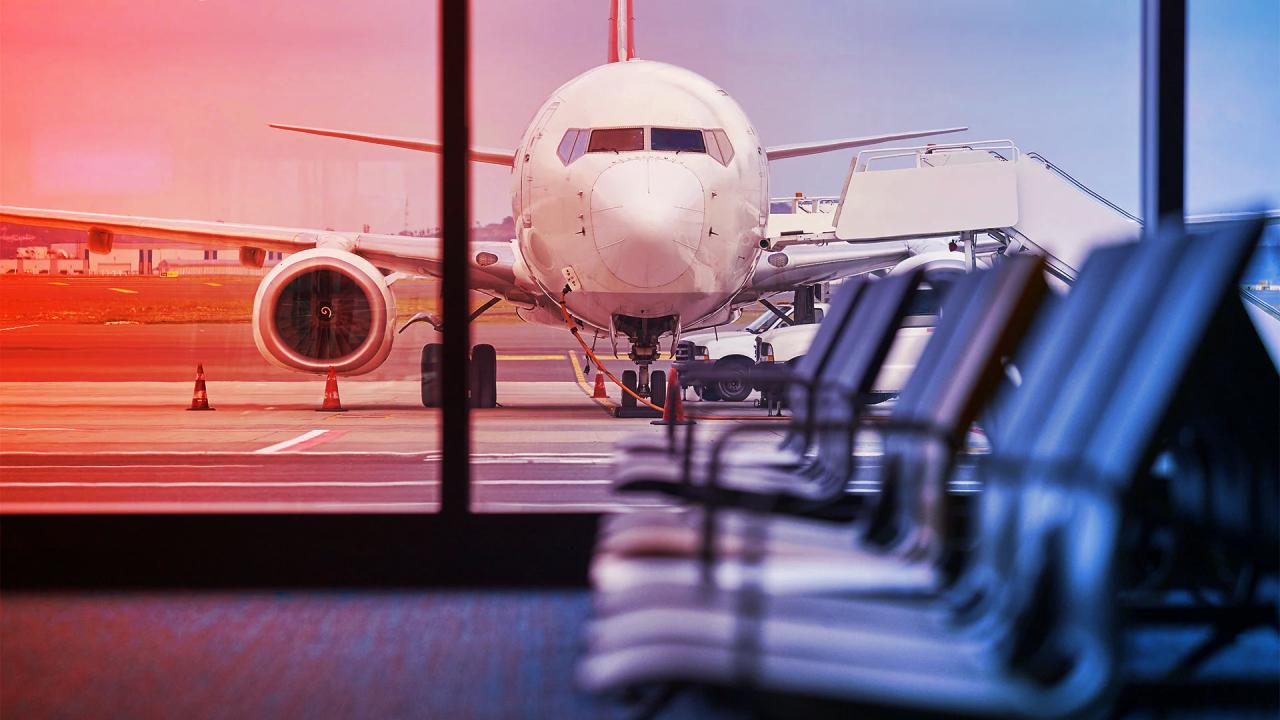 Az egekben a repülőjegyárak – tényleg a kerozin a főbűnös?