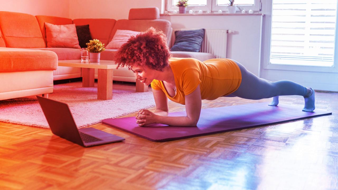 Az első jógaórád: Erre lesz igazán szükséged, a többit felejtsd!