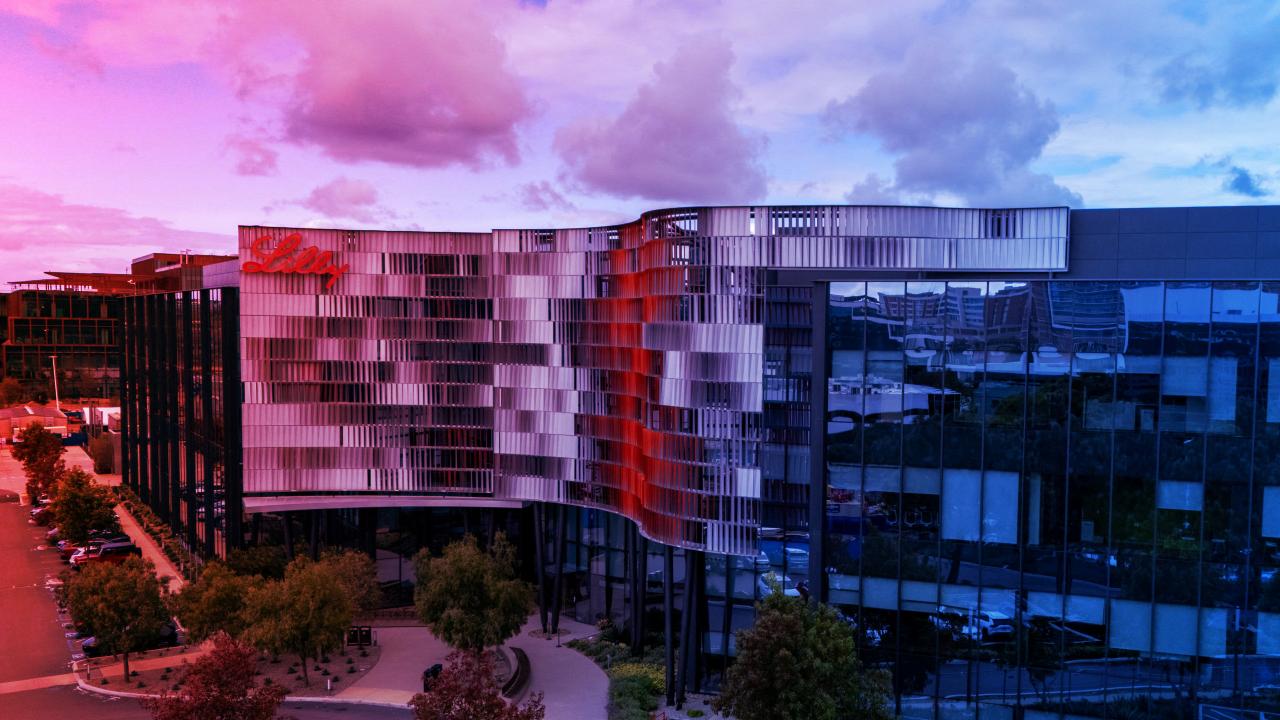 Az Insilico és az Eli Lilly óriásüzlete: jönnek az MI-gyógyszerek