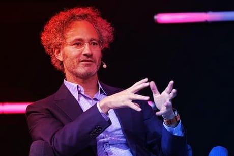 Az MI-feketelista sem állítja meg a Palantirt: marad a Claude