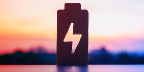 Az MI megeszi az adatközpontok akkumulátorait – új korszakot nyit a Panasonic