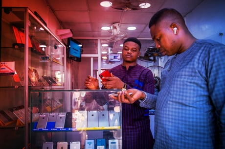 Az olcsó okostelefonok forradalma Afrikában most robbanhat be