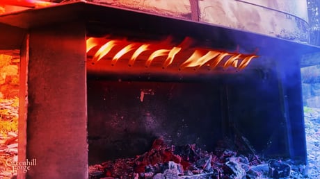 Az önellátás kulcsa: áram és meleg víz fából