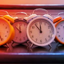 Az óraátállítás kicsinál: így éld túl