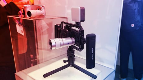 Az új Vivo X300 Ultra világuralomra tör: brutális Zeiss teleobjektívvel