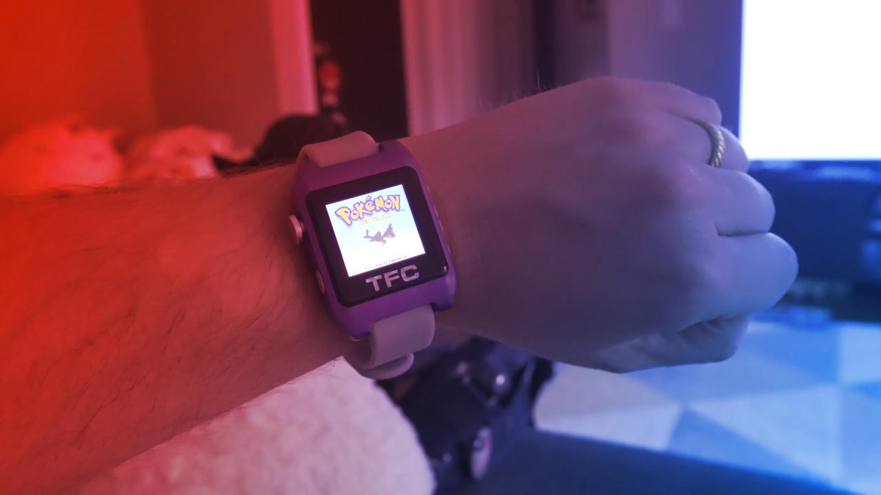 A csuklódon születik újjá a Game Boy Color