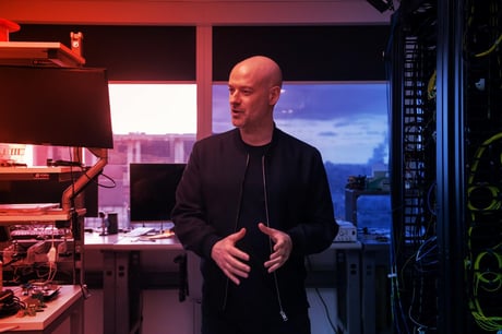 A filmiskolás, akiből a kvantumszámítógépek milliárdost csináltak