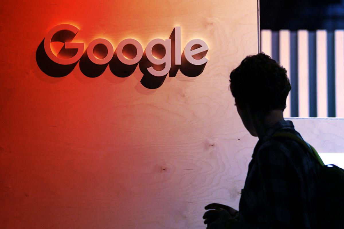 A Google hadat üzen a visszagomb-csapdázó weboldalaknak