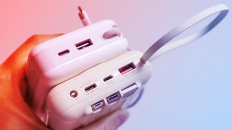 A kínai repterek új réme: kötelező powerbank-ellenőrzés