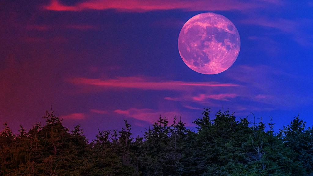 A legszínesebb telihold és NASA-s űrkaland: jössz a partira?