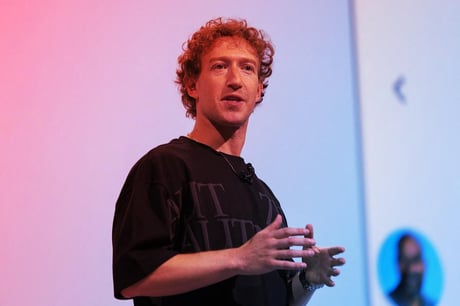 A valódi Zuckerberg helyett már a mesterséges főnök diktál?