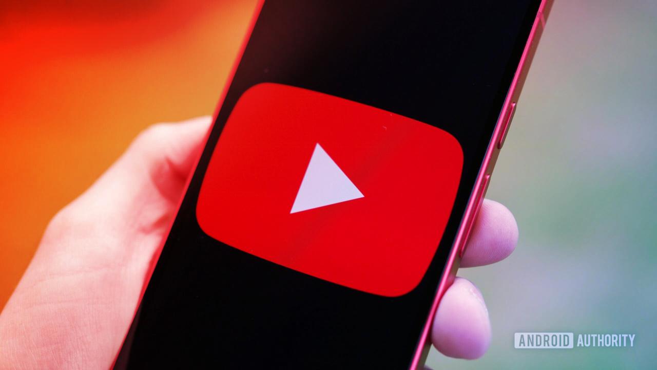 A YouTube lecsap a celeb deepfake-ekre – eltünteti az álarcokat