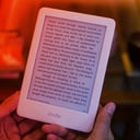 Az Amazon kivégzi a régi Kindle-öket, a felhasználók visszavágnak
