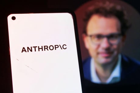 Az Anthropic új MI-je miatt pánikolnak a bankok