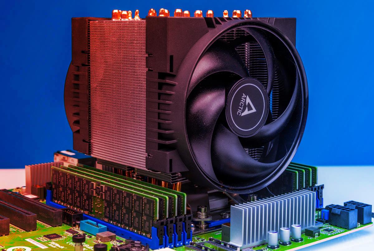 Az Arctic Freezer 4U-SP5 berobban: megfizethető csúcshűtés AMD szerverekhez