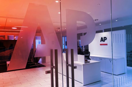 Az Associated Press átáll: az MI és a videó diktál