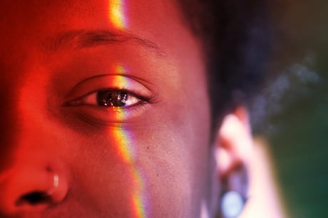 Az emberi színlátás titka: miért fókuszálunk másként a színekre?