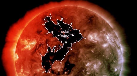 Az északi fények tánca Amerikáig ér a Nap koronalyuka miatt