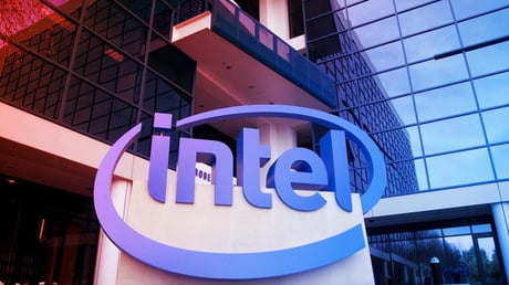 Az Intel szárnyal: a Google-szövetség új csúcsokra repíti a részvényt