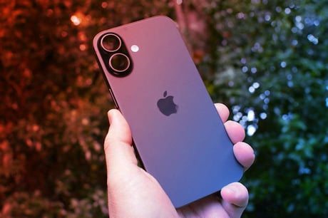 Az iOS 26.5-ben reklámdömping az Apple Térképen – mégis van csavar