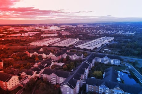 Az MI-adatközpontok aranykora: pénzözön és biztosítási csapdák