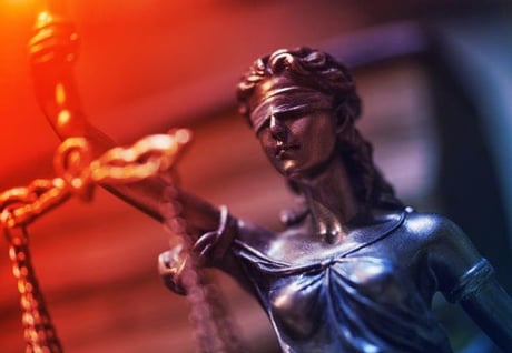 Az MI beégett a bíróságon: kitalált ügyek, súlyos következmények