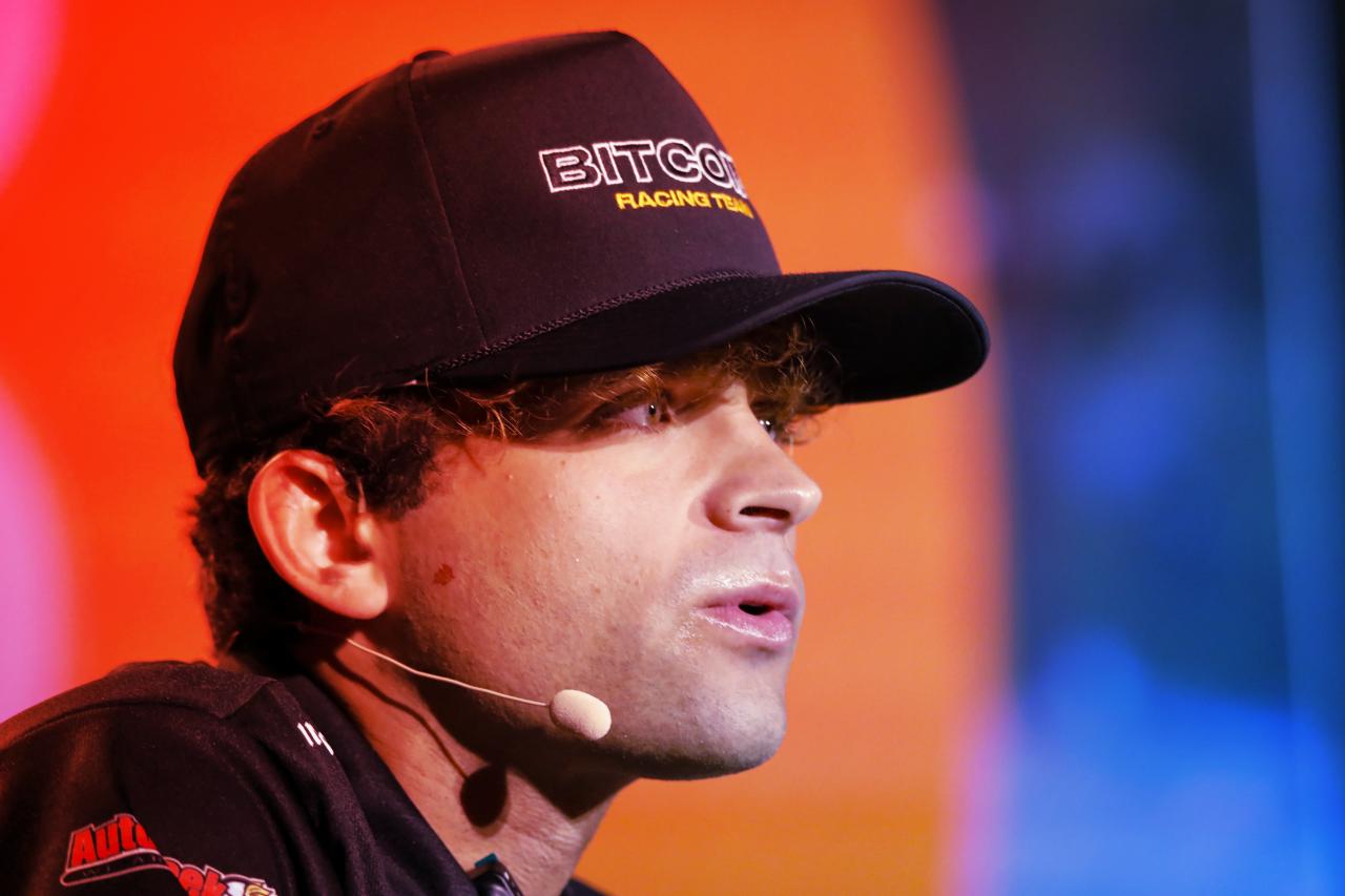 Az MI-forradalom dübörög: megszületik a Bitcoin óriáscég?