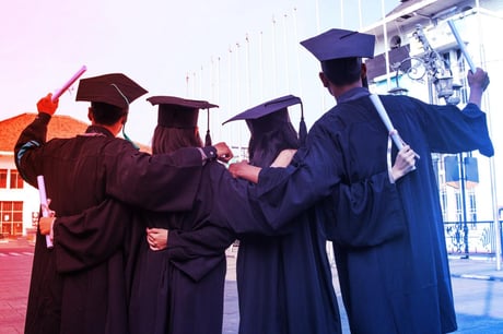 Az MI-pánik az egyetemekre tereli a fiatalokat