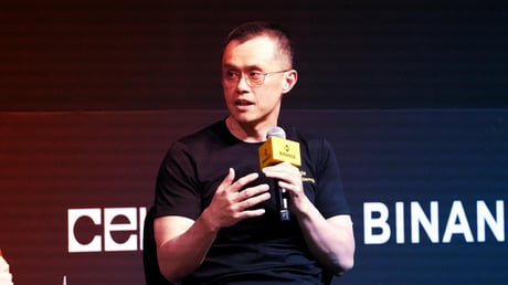 Az óriások csatája: a Binance és az OKX alapítói a múlton marakodnak