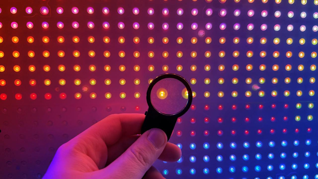 Az RGB LED tévék kavarják a piacot, trónon maradhat az OLED