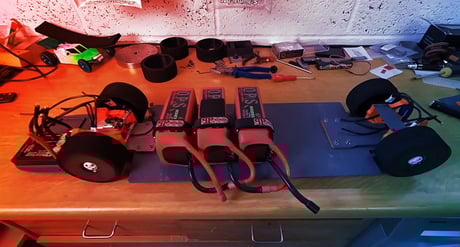 Az új drónmotoros RC-autó átírja a sebességrekordokat?