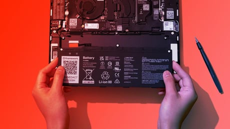 Az új Framework 13 Pro akkuidőben mindenkit leiskoláz