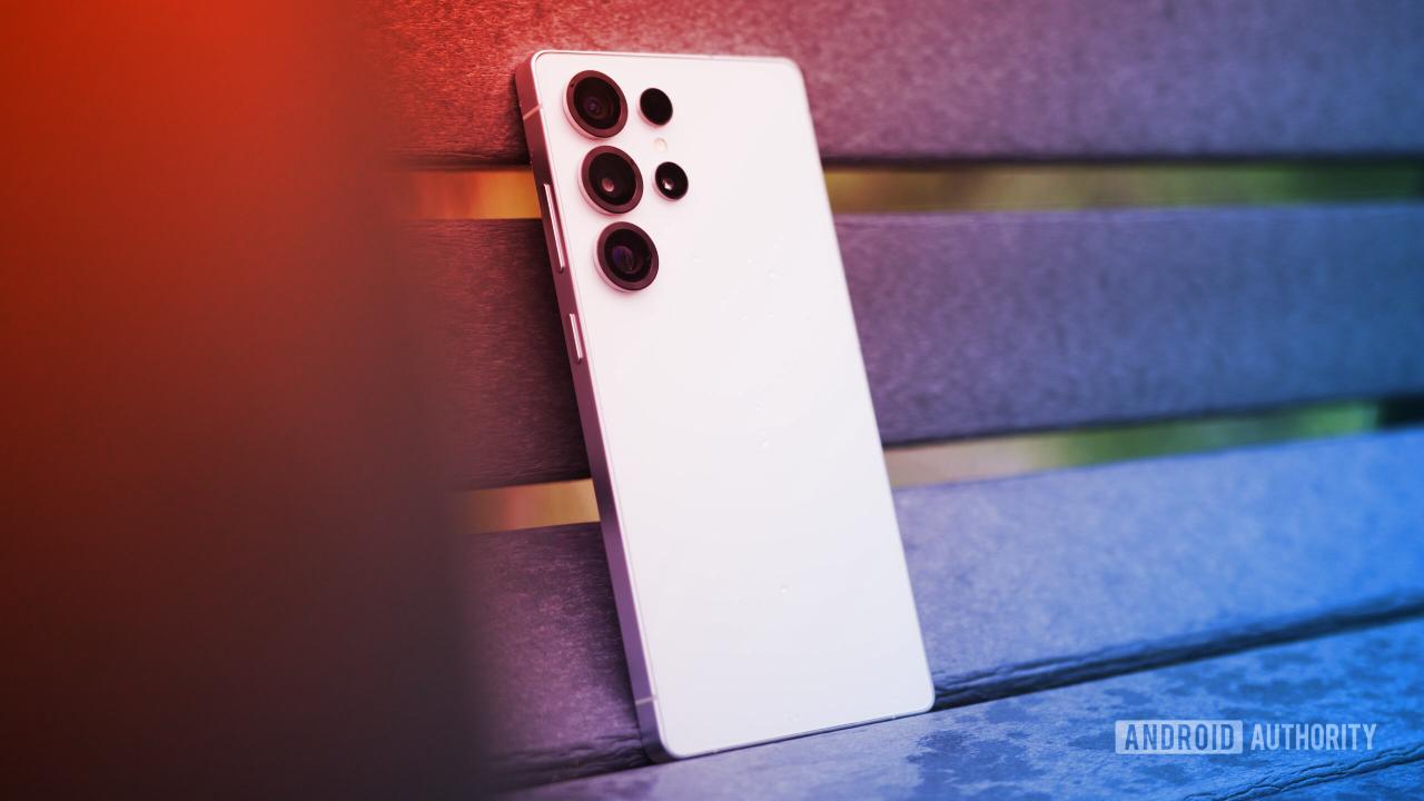 Az új Galaxy S25 Ultra: vízálló, de sós vízben nem