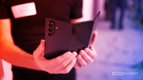Az új Galaxy Z TriFoldnál is vékonyabb, könnyebb utód készülhet