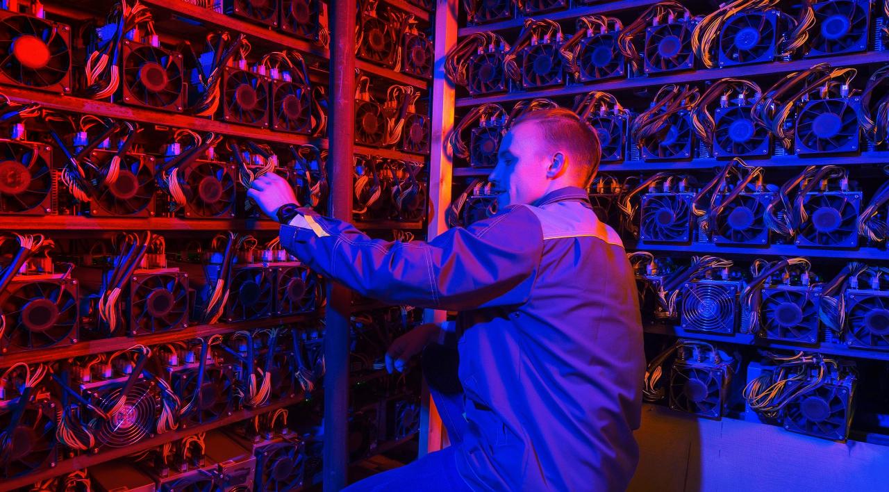 Az újabb csapás: a bitcoinbányászok naponta 7 millió forintot buknak érménként