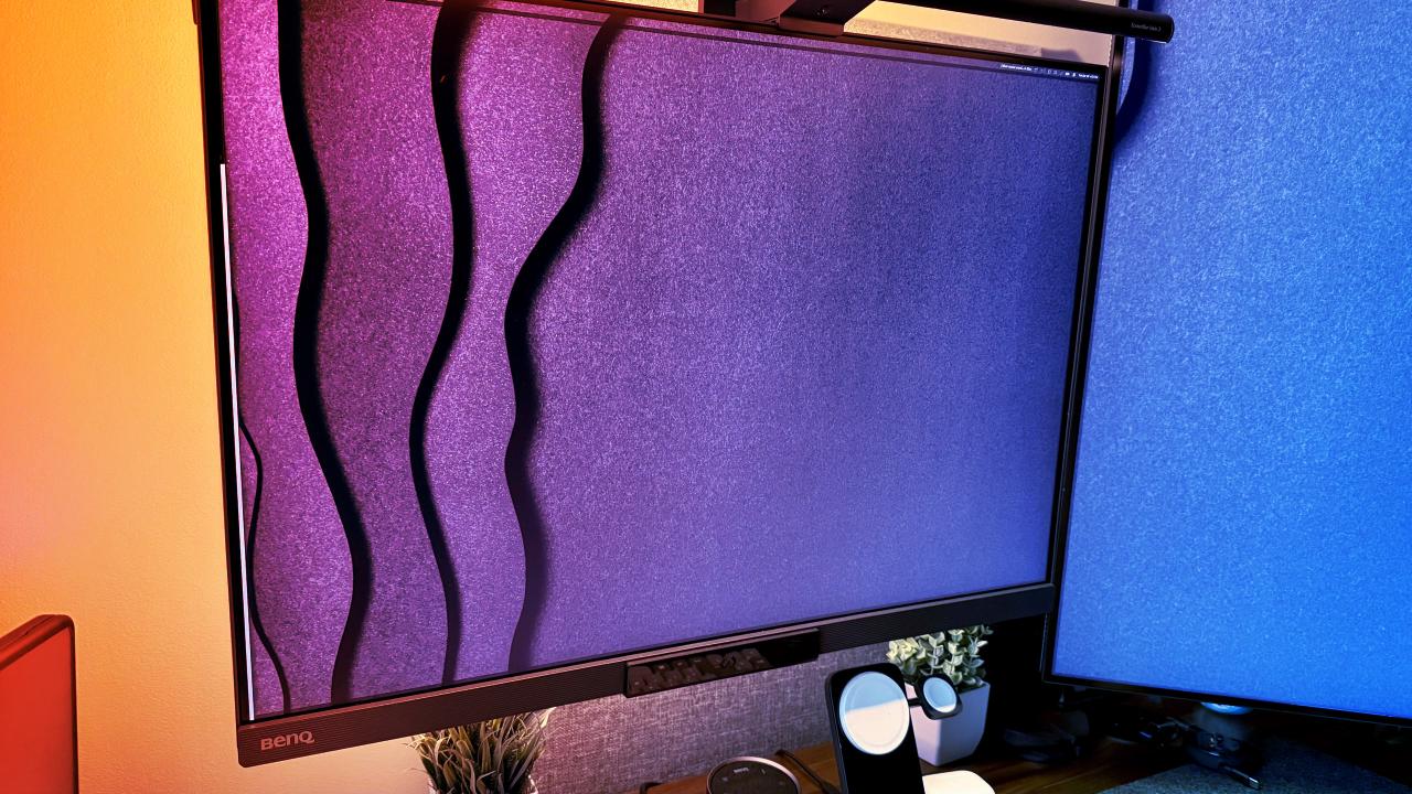 A BenQ RD280UG tesztje: a 3:2 újra menő, szuper világítással
