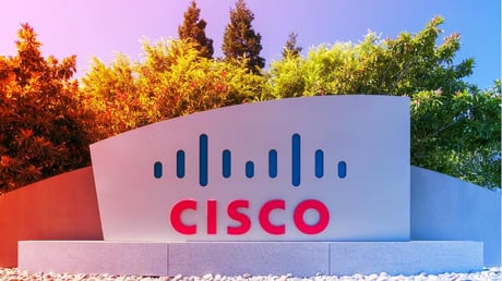 A Cisco 4000 embert elküld, miközben szárnyal az MI-üzlet