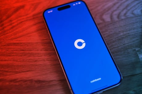 A Coinbase a Centrifuge-re támaszkodik, részesedést is szerez