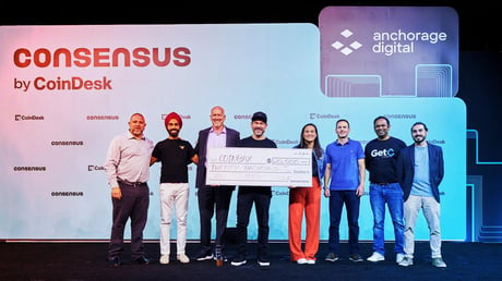 A Coinbax 20 ezer dollárt kaszált a Consensus Miami PitchFesten stablecoin-megfelelésért