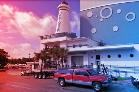 A feltételezett hajórobbanás Miami Beachen: tizenegy sérült