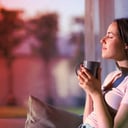 A kávé meglepő hatásai: az emésztést és az agyat is turbózza