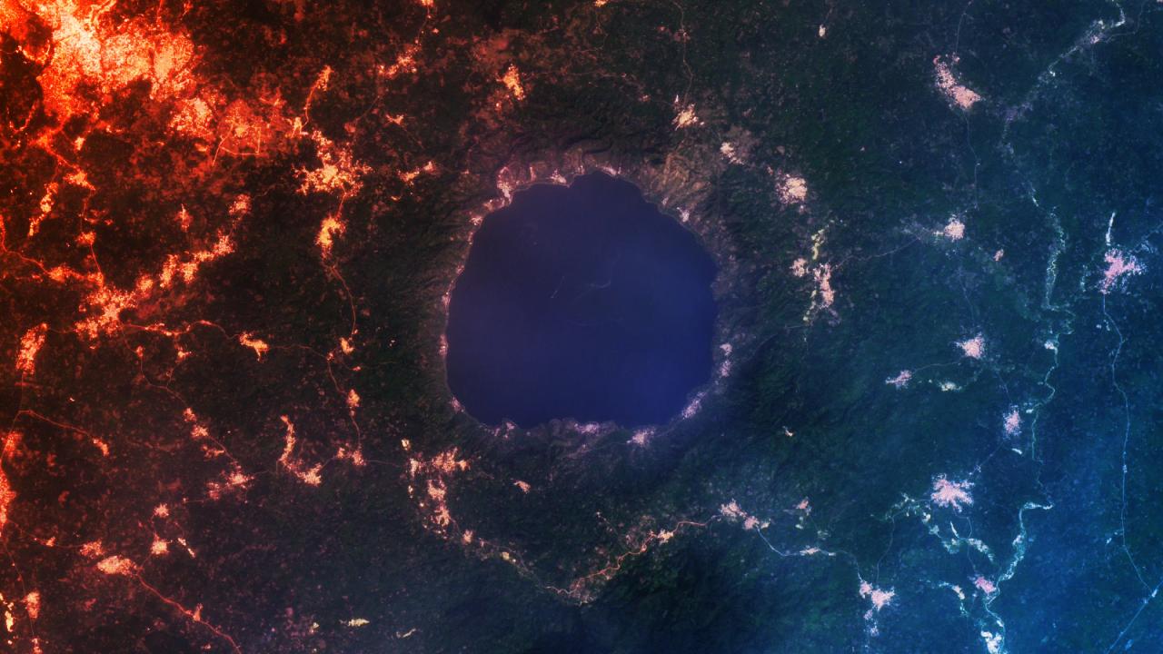 A meteoritcsapás aranyfénybe vonta Ghána Lelkek Tavát