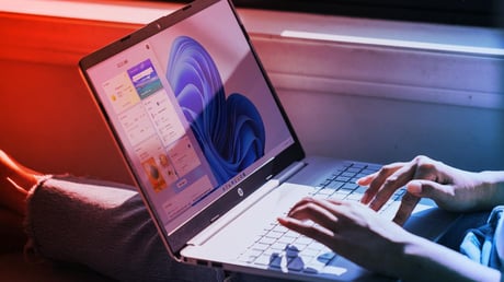 A Microsoft orvosolta az eltűnő Windows 11-asztal gondját: jön a javítás