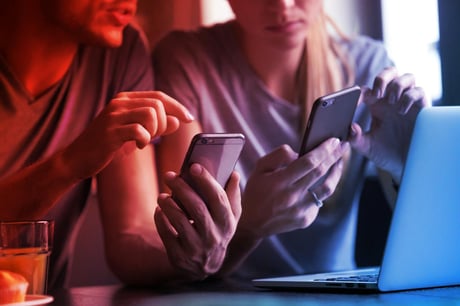 A techóriások vagyonokat zsebelnek be adatainkból, az AI még többet