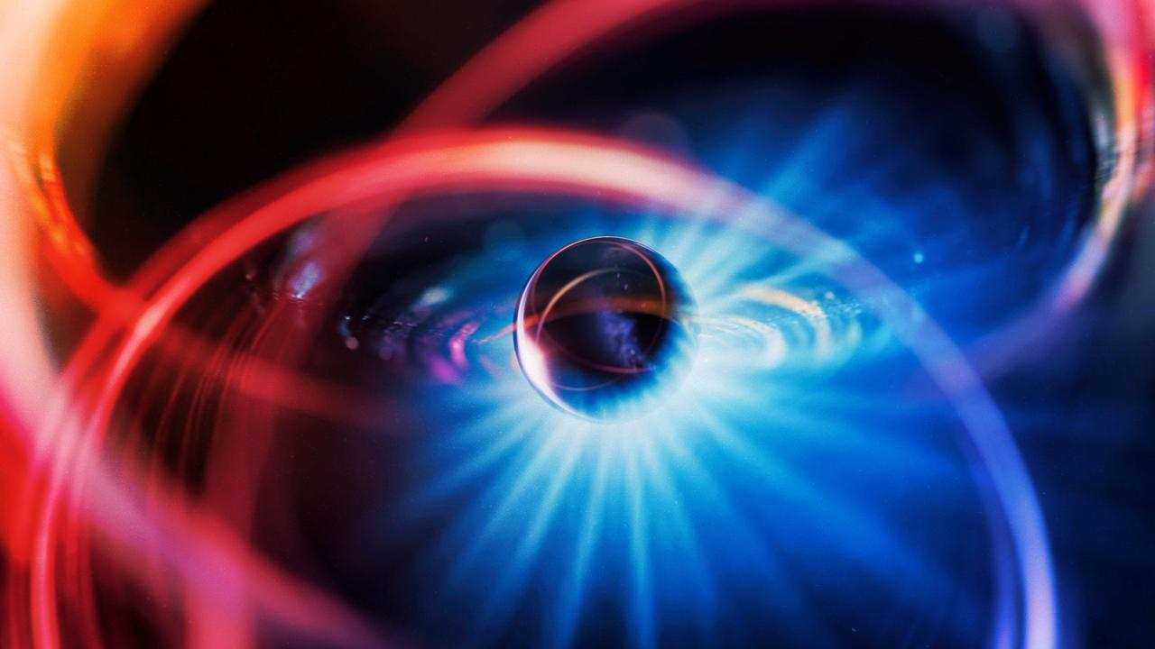 Az atomok elárulták: a negatív idő tényleg létezik