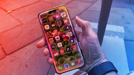 Az iOS 27 Siri 2.0 részletei kiszivárogtak: új chat és Dynamic Island-integráció
