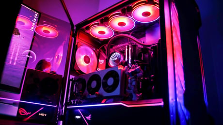 Az óriási gamer PC: szobányi őrület óriás ventilátorokkal, klímával és szaunával