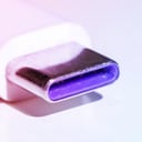 A lila USB-portok: miért vannak, és miért ritkák az USA-ban?