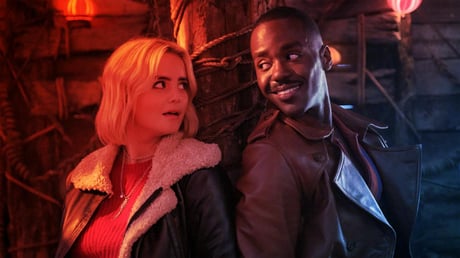A nagy fordulat: Russell T Davies távozik – mi lesz a Dokival?